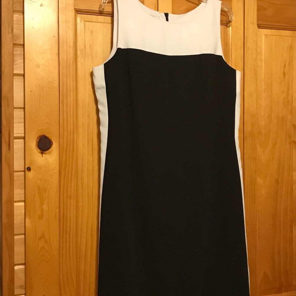 Black and white sleeveless dress